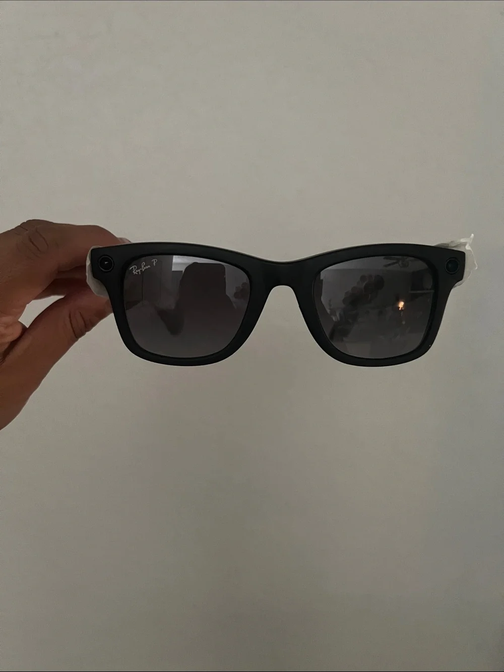 Ray-Ban Wayfarer Sunglasses Box White and Black